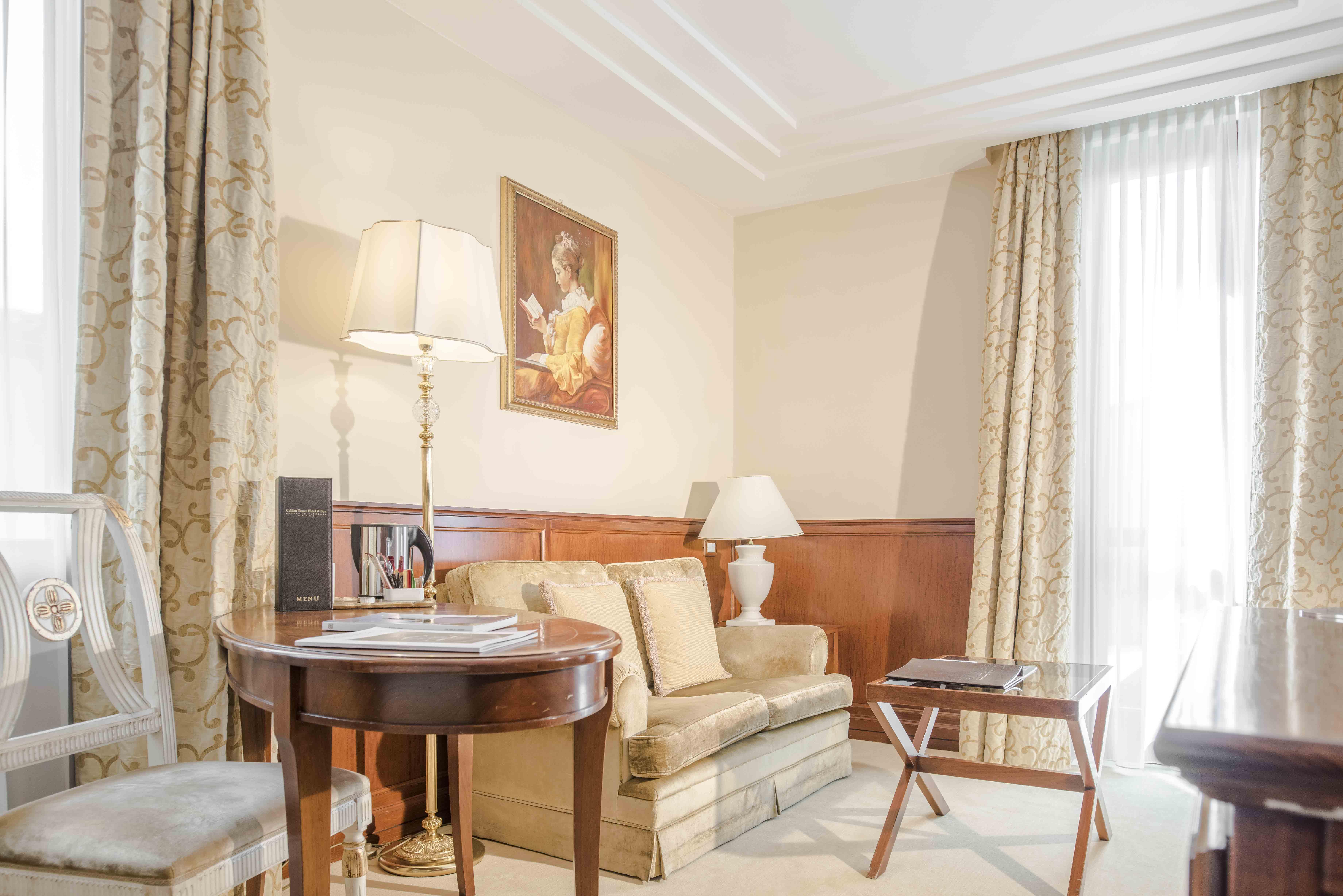 Golden Tower Hotel & Spa Florencja Zewnętrze zdjęcie A suite at the hotel