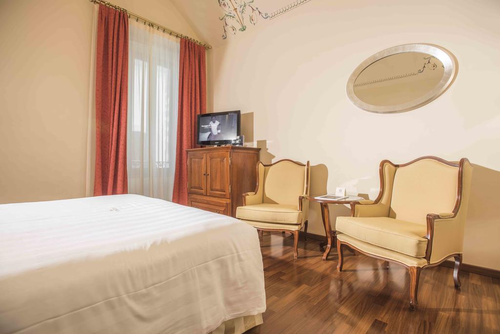 Golden Tower Hotel & Spa Florencja Zewnętrze zdjęcie A room at the hotel